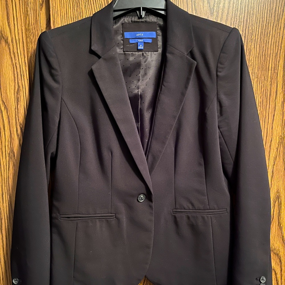New -women’s black blazer